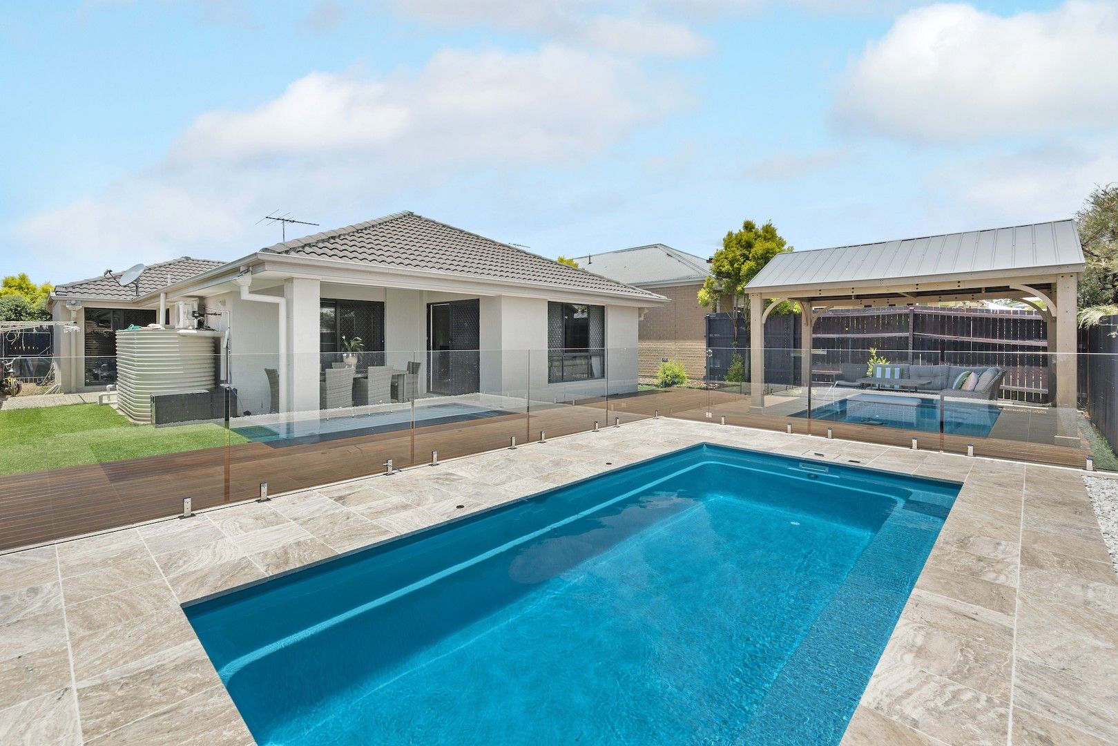 4 bedrooms House in 11 Aniseed Crescent GRIFFIN QLD, 4503