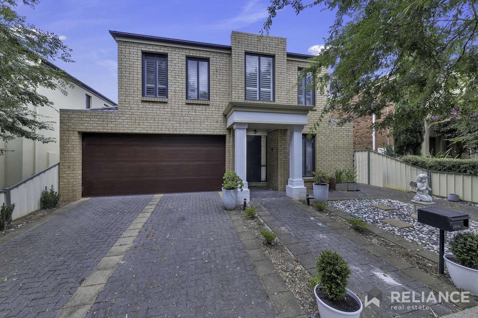 4 bedrooms House in 16 Jackson Place CAROLINE SPRINGS VIC, 3023