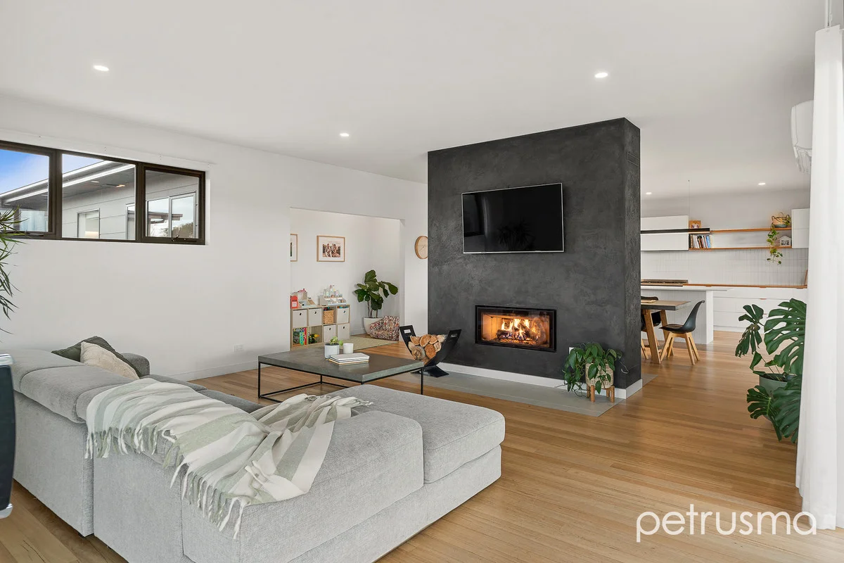 Additional image 3 of 19 Pardalote Close, Opossum Bay TAS 7023