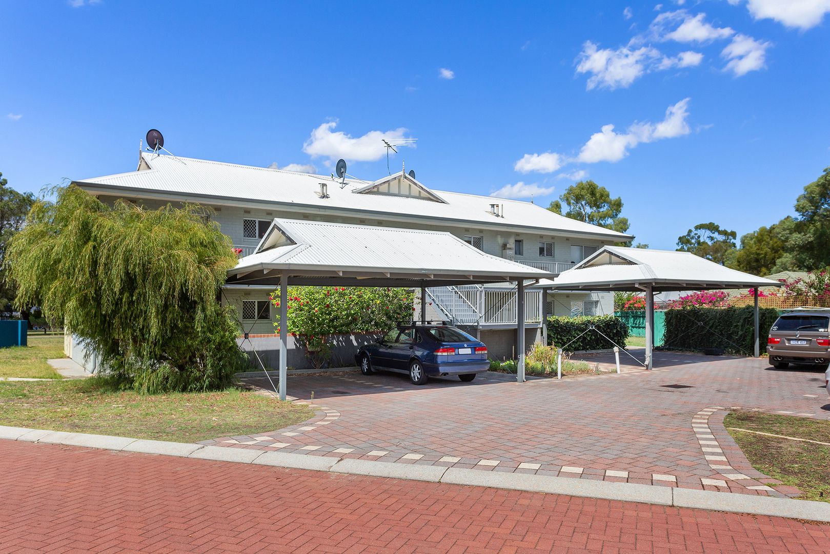 3 bedrooms Apartment / Unit / Flat in 4/26 Thorson Way LOCKRIDGE WA, 6054