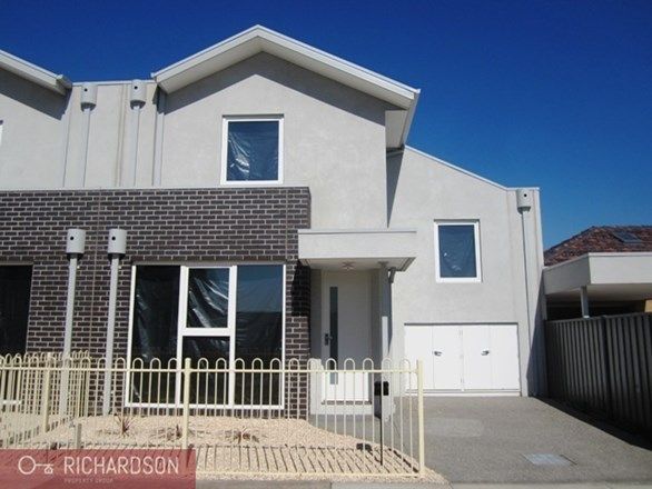 2 bedrooms Townhouse in 7 Iris Avenue BROOKLYN VIC, 3012