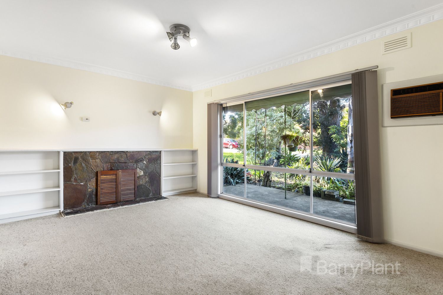 10 Kambea Crescent, Viewbank VIC 3084, Image 2