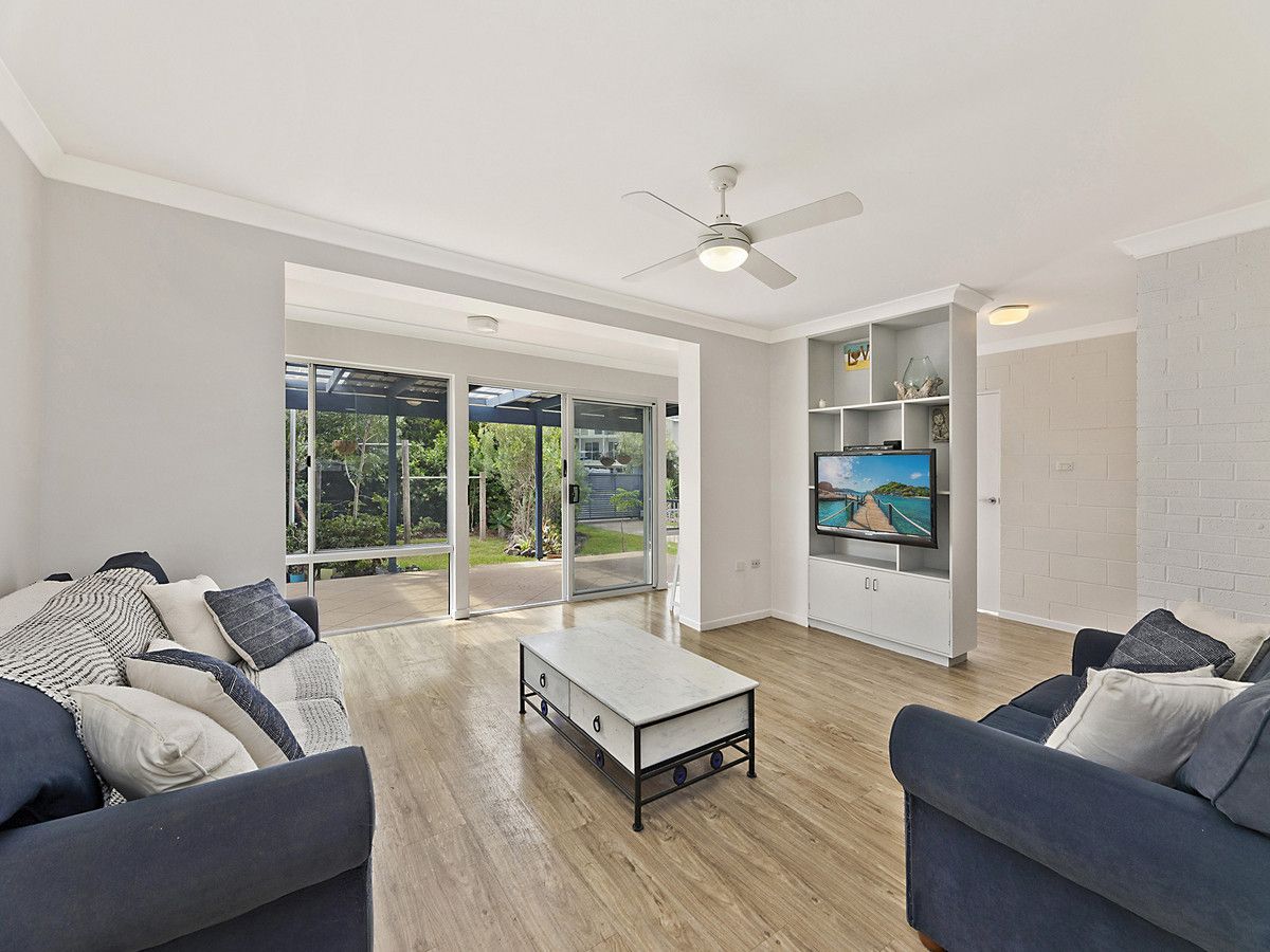 132 Landsborough Parade, Golden Beach QLD 4551, Image 2