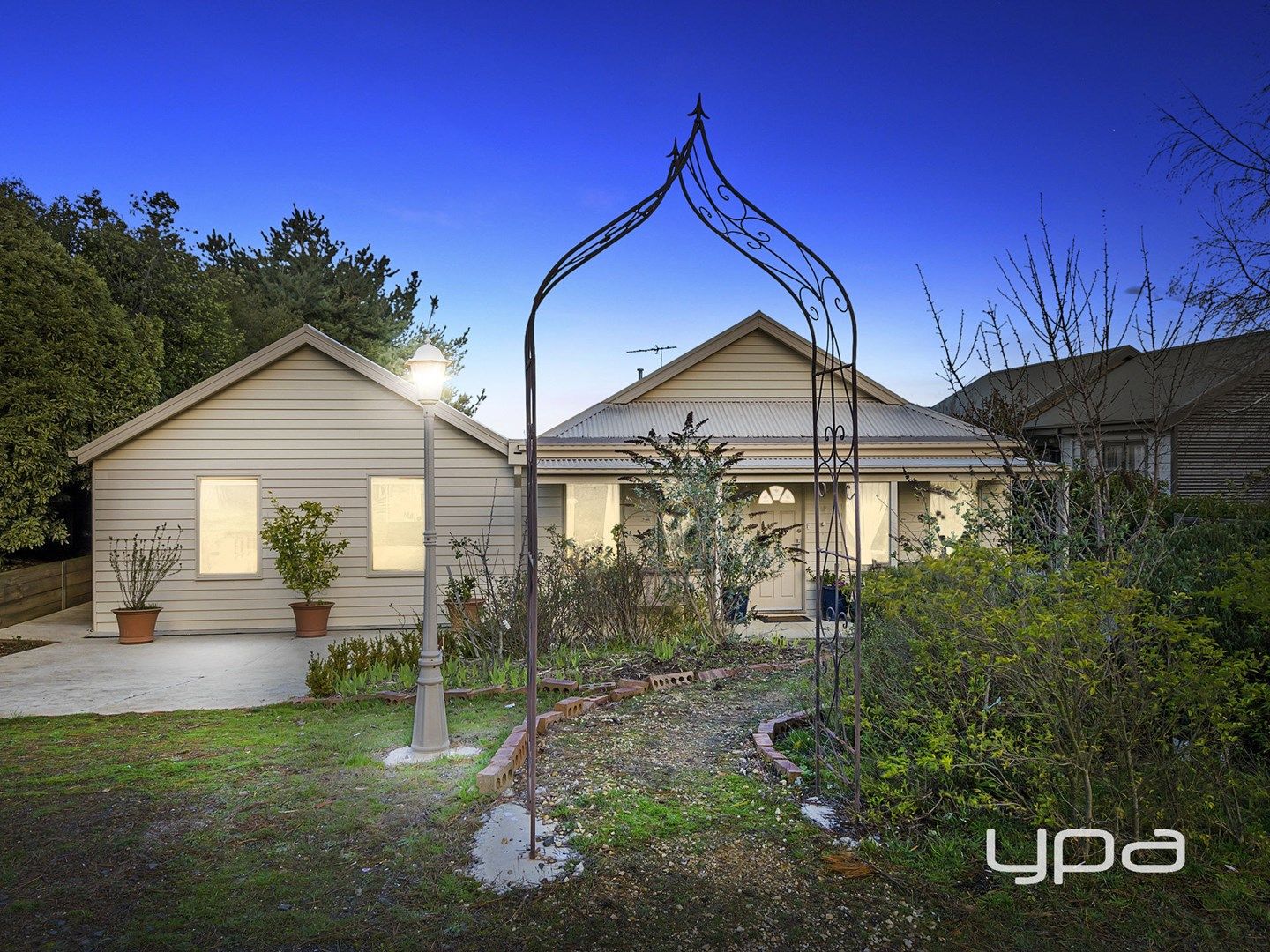 25 Berry Street, Ballan VIC 3342, Image 0