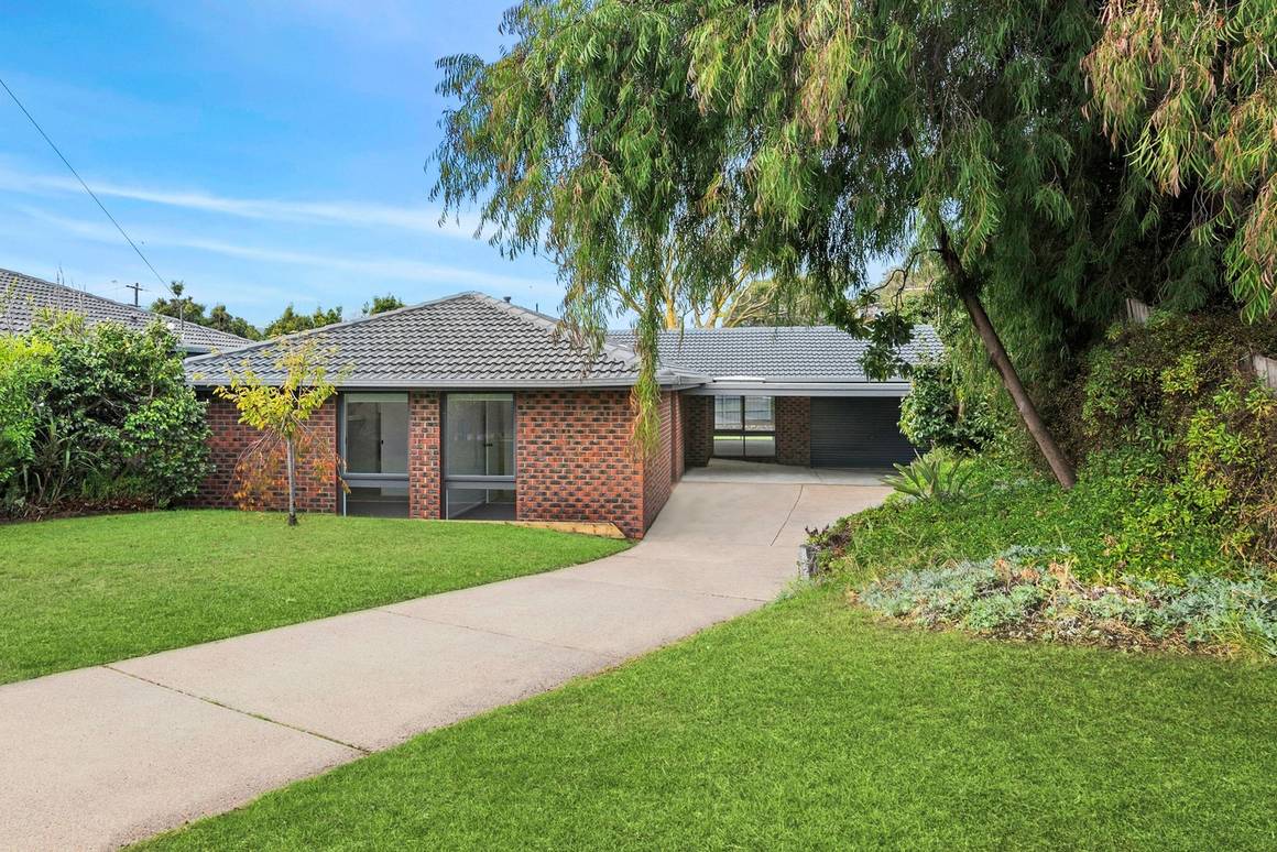 Picture of 7 Bromley Street, ROSEBUD VIC 3939