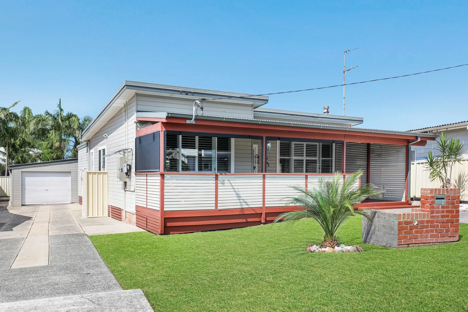 Primary image of 3 Brookfield Ave, Warilla NSW 2528