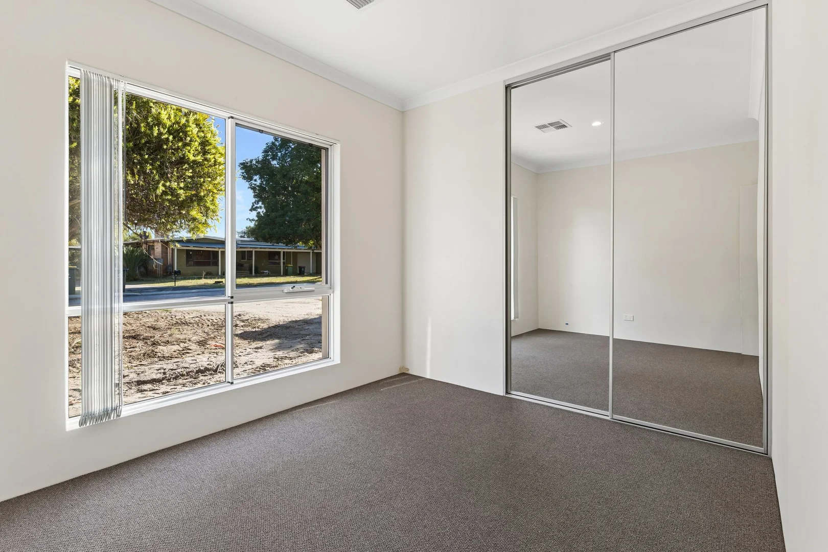 Additional image 10 of 13A Oakland Avenue, Cloverdale WA 6105