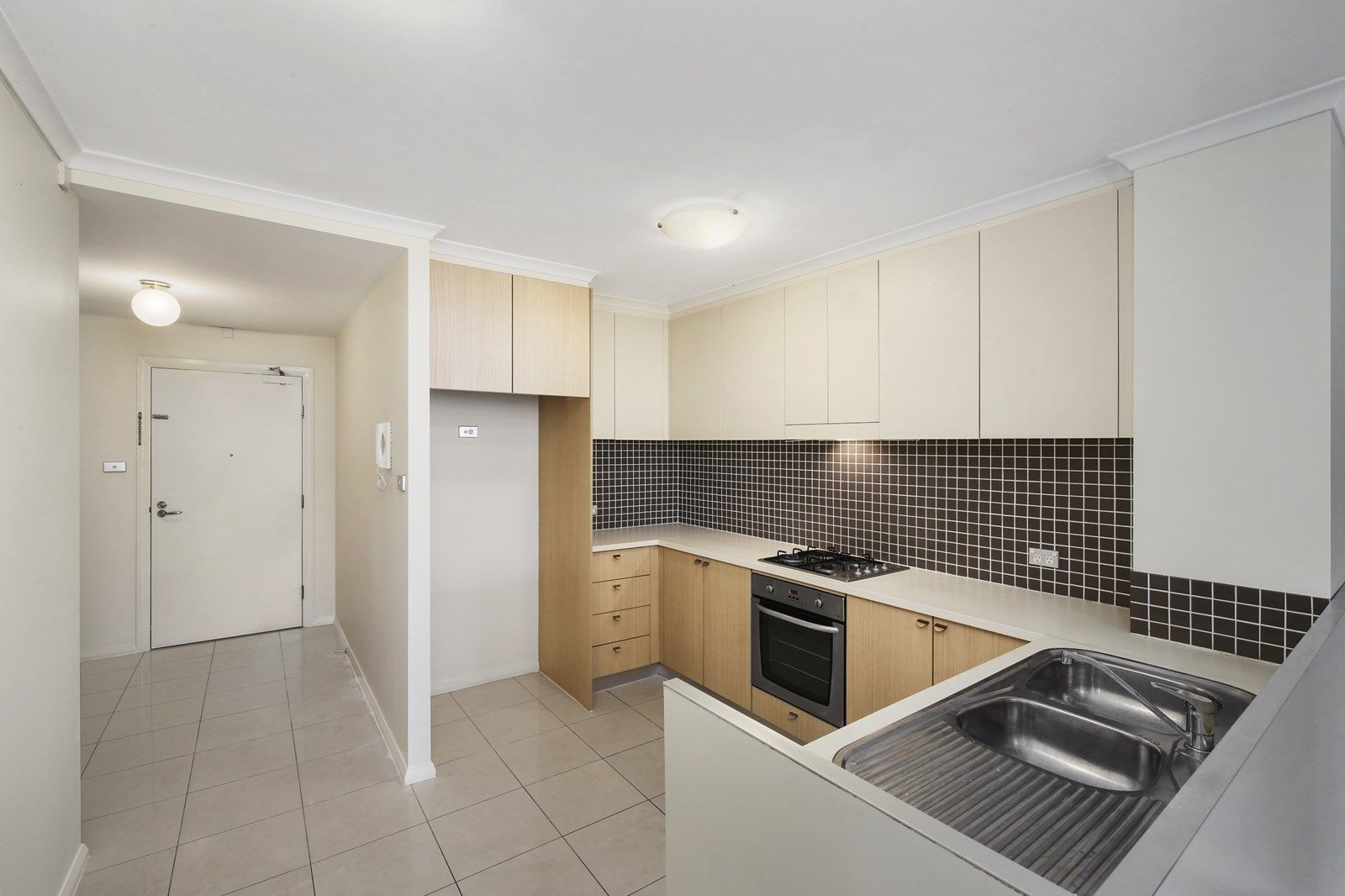 302/80 John Whiteway Drive, Gosford NSW 2250, Image 2