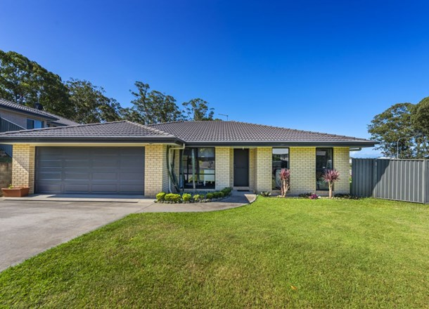 5 Seacrest Boulevard, Sandy Beach NSW 2456