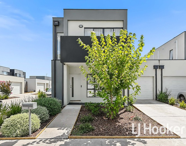 10 Yolanda Circuit, Beaconsfield VIC 3807