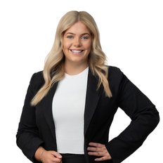 Alisha Dodge, Sales representative