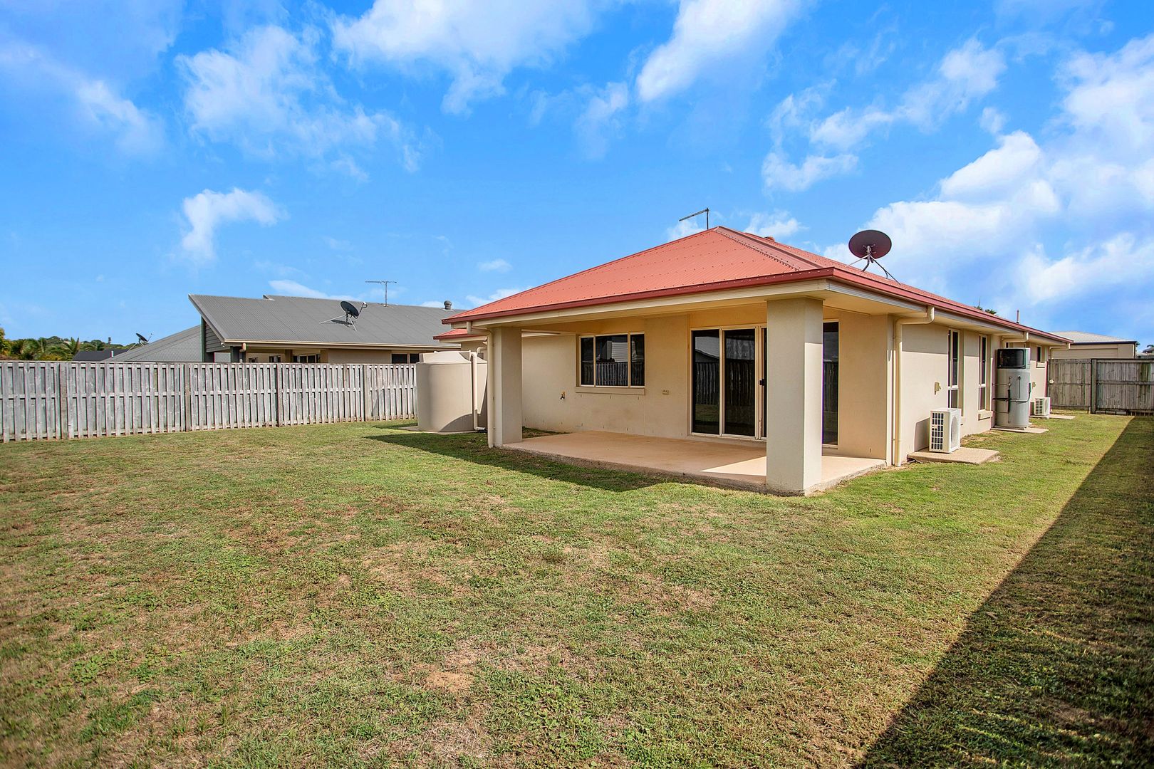 6 Bombo Court, Blacks Beach QLD 4740, Image 2