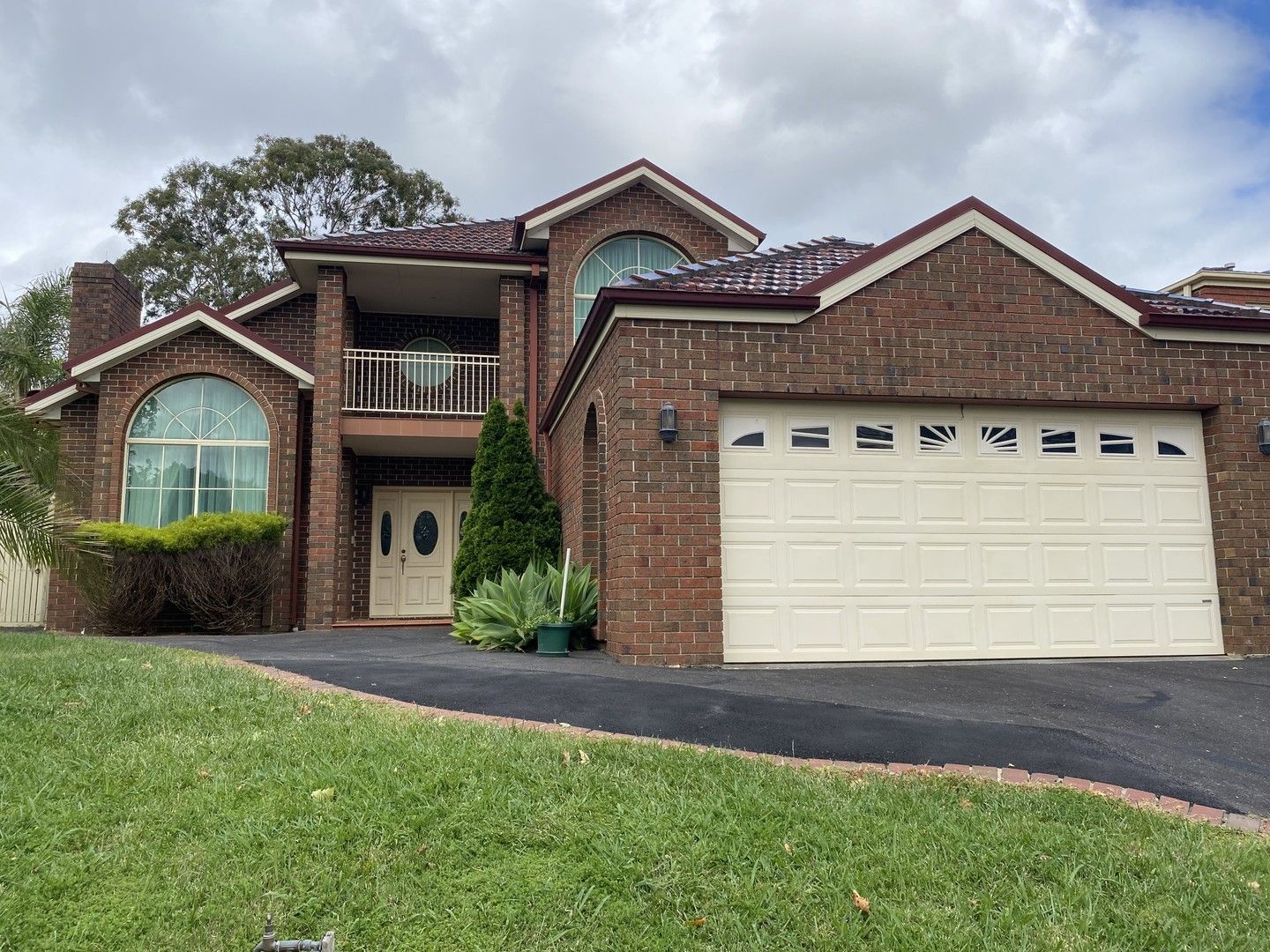 4 bedrooms House in 68 Nottingham Street GLEN WAVERLEY VIC, 3150