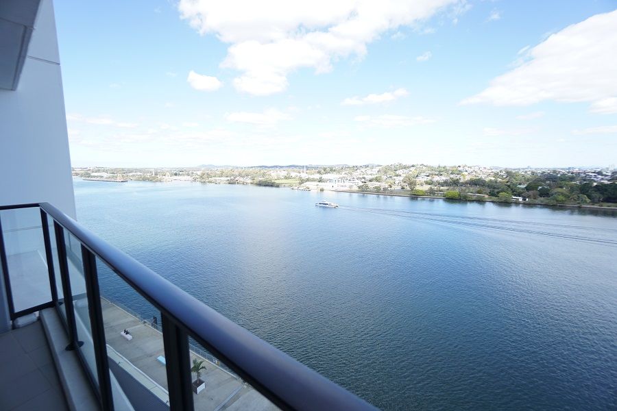 2 bedrooms Apartment / Unit / Flat in 205/37D Harbour Road HAMILTON QLD, 4007