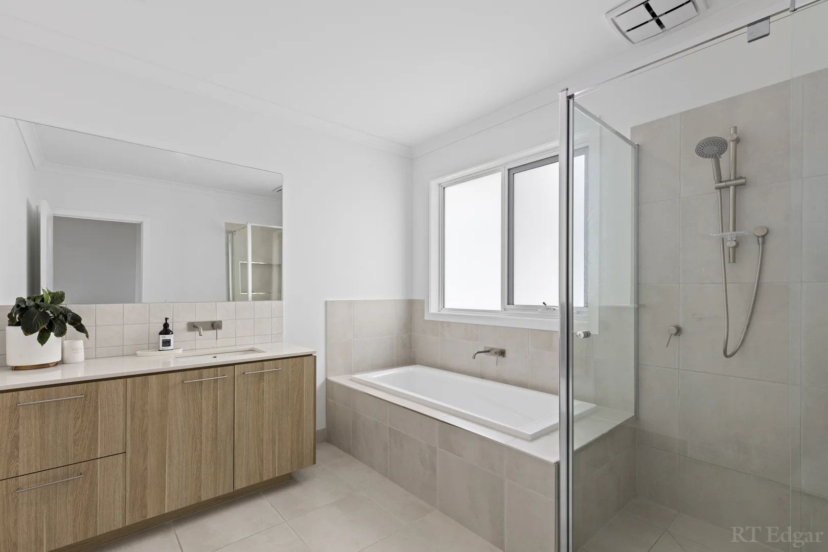 Additional image 21 of 2-4 Crookhaven Street, Point Lonsdale VIC 3225