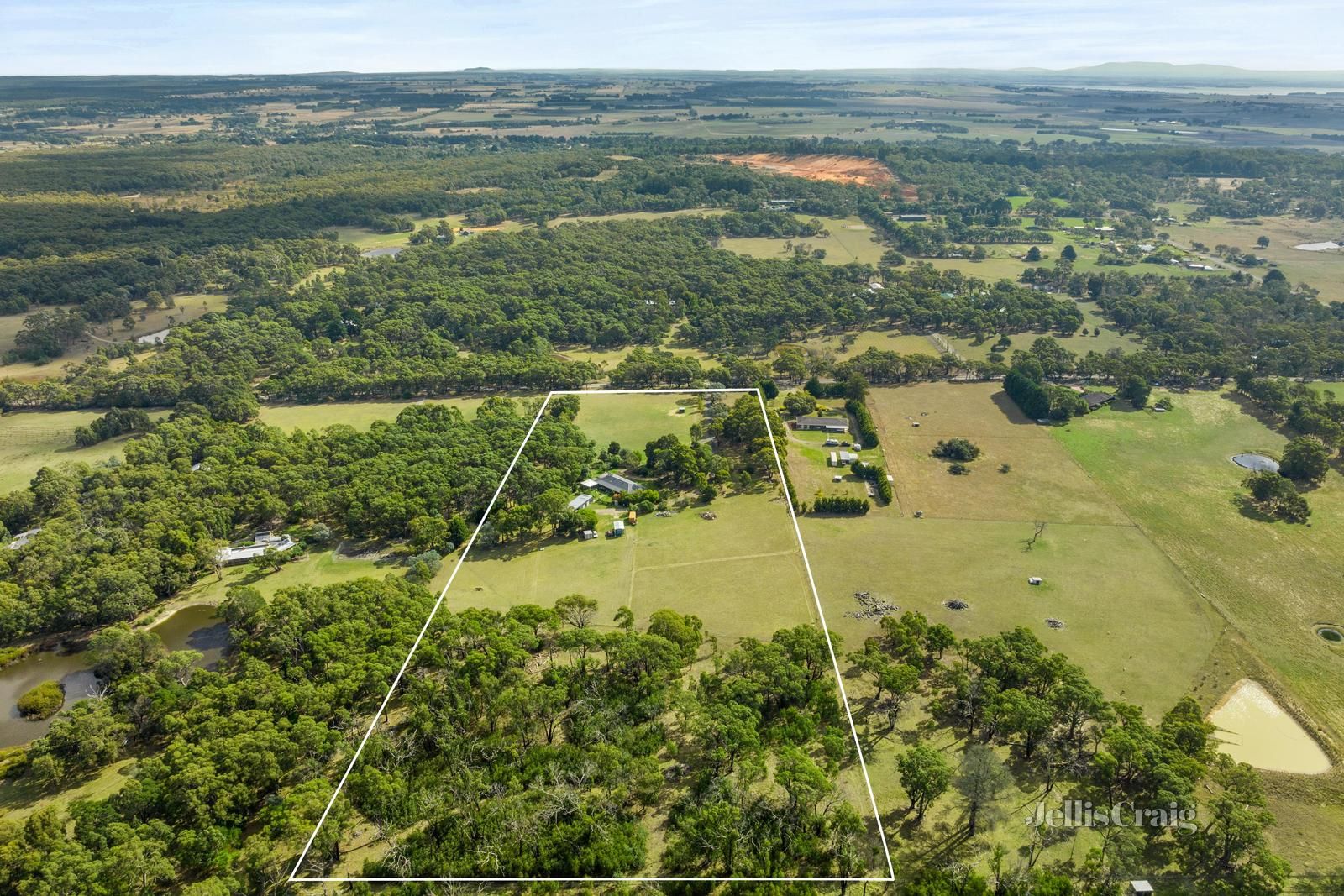 587 Finchs Road, Smythes Creek VIC 3351, Image 1
