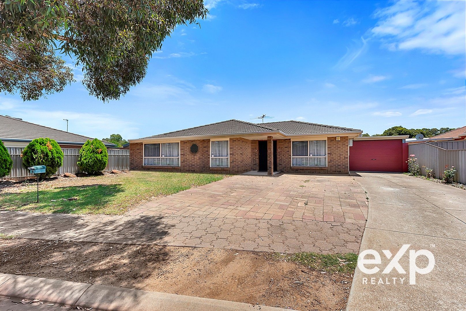 5 bedrooms House in 10 Tregenza Court PARAFIELD GARDENS SA, 5107