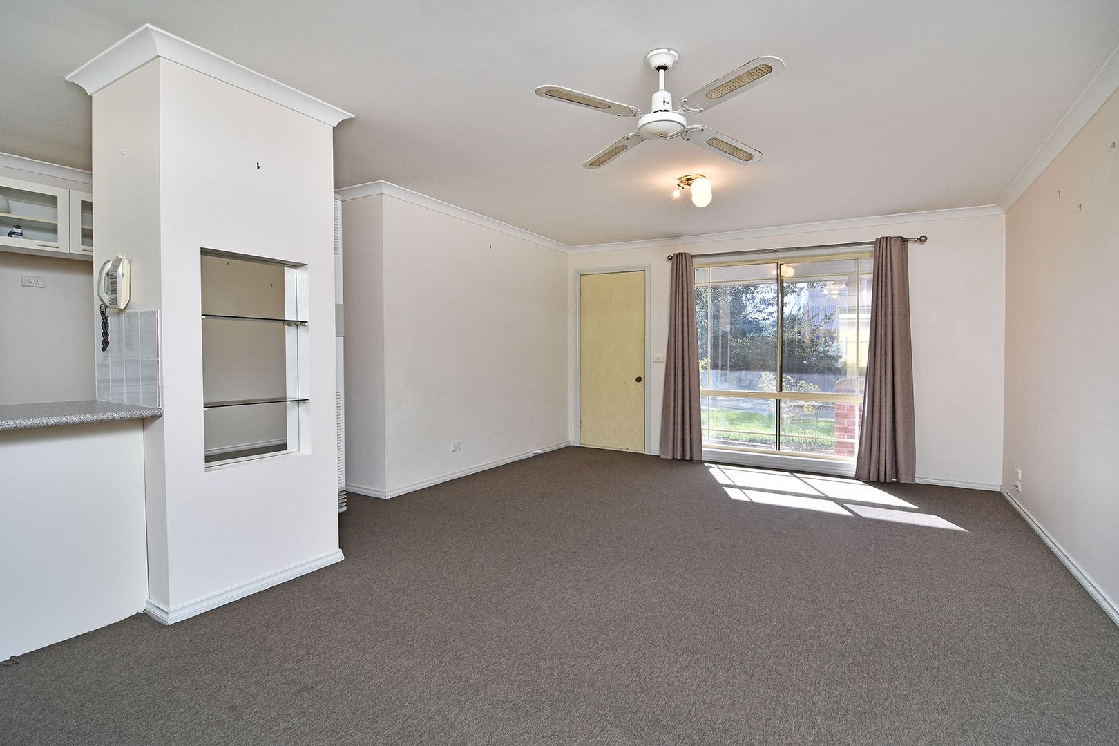 1/567 Seymour Street, Lavington NSW 2641, Image 2