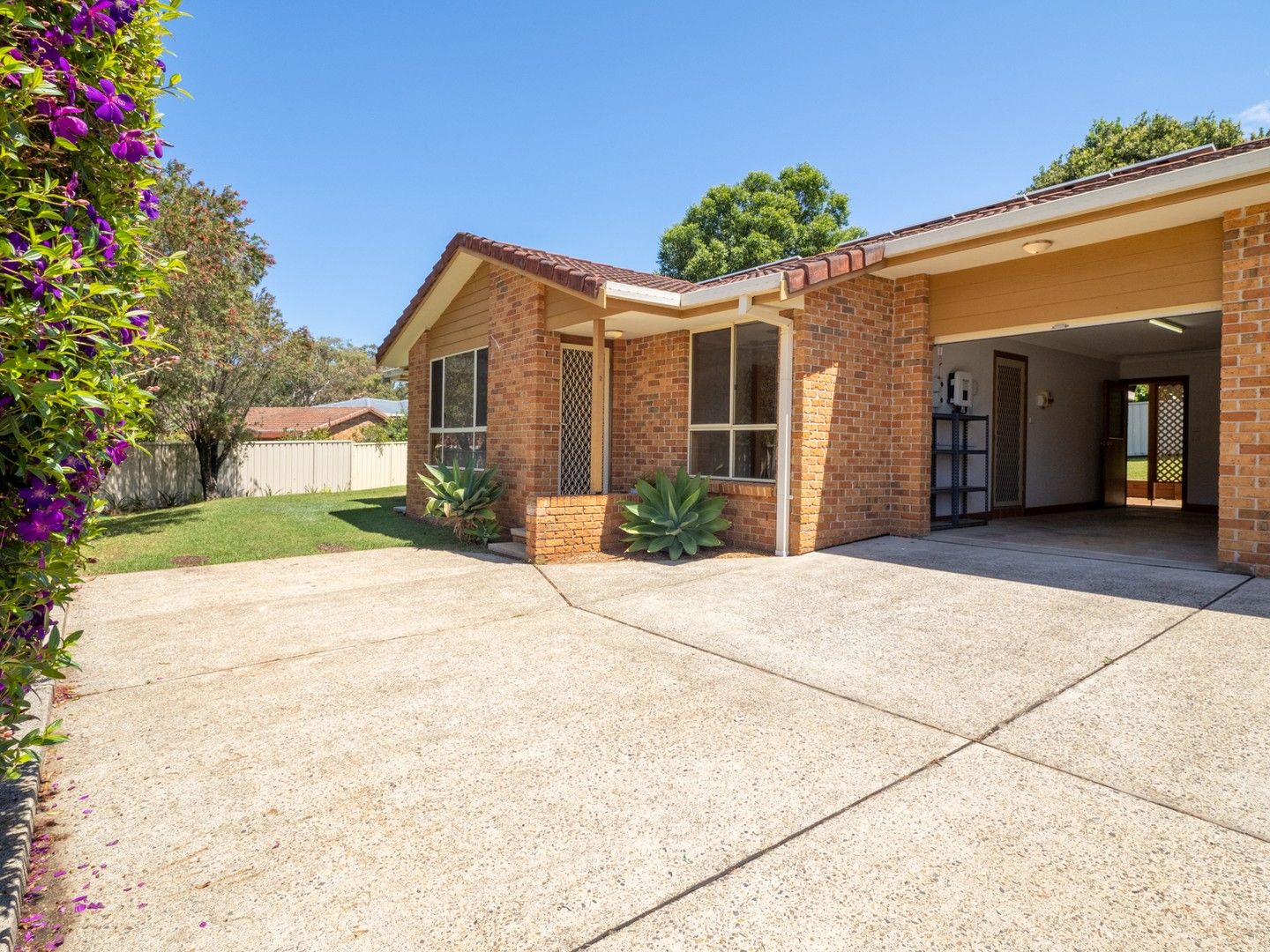 3 bedrooms Villa in 2/4 Cullen Close PORT MACQUARIE NSW, 2444
