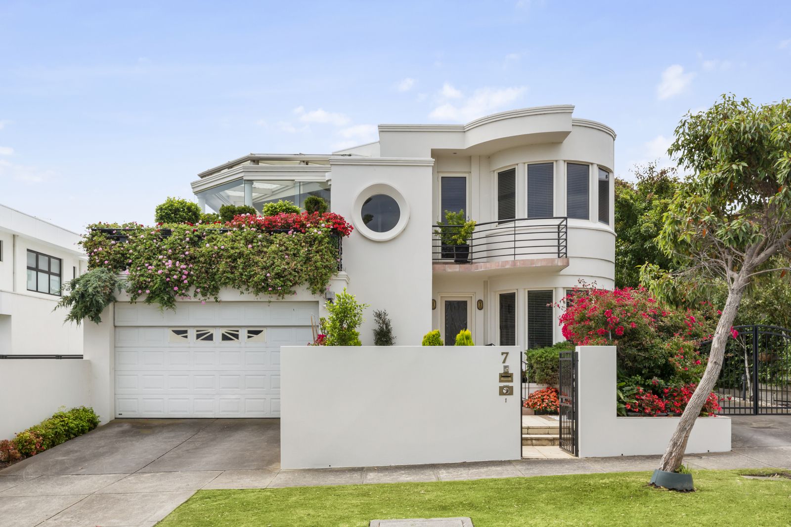 3 bedrooms Townhouse in 1/7 Karrakatta Street BLACK ROCK VIC, 3193