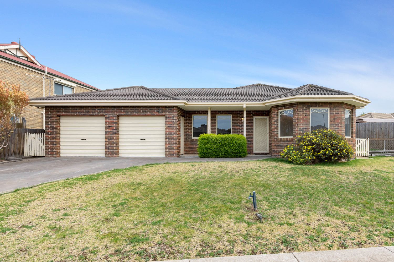 3 bedrooms House in 15 Pinnacle Crescent BROOKFIELD VIC, 3338