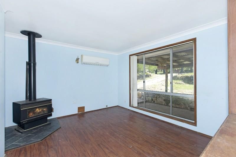 18 Wyong Street, AWABA NSW 2283, Image 2