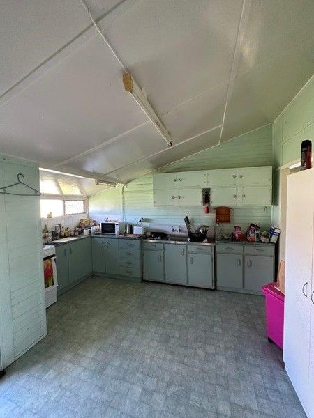 11 Arthur Street, Gayndah QLD 4625, Image 2