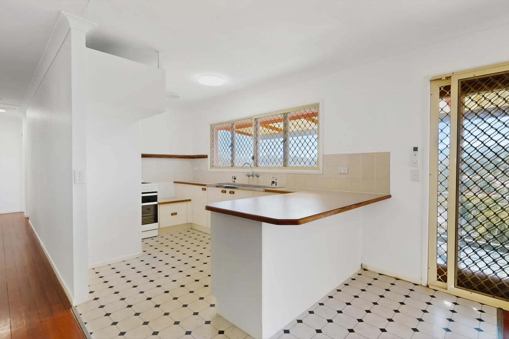 Additional image 3 of 27 Rothesay Street, Kenmore QLD 4069