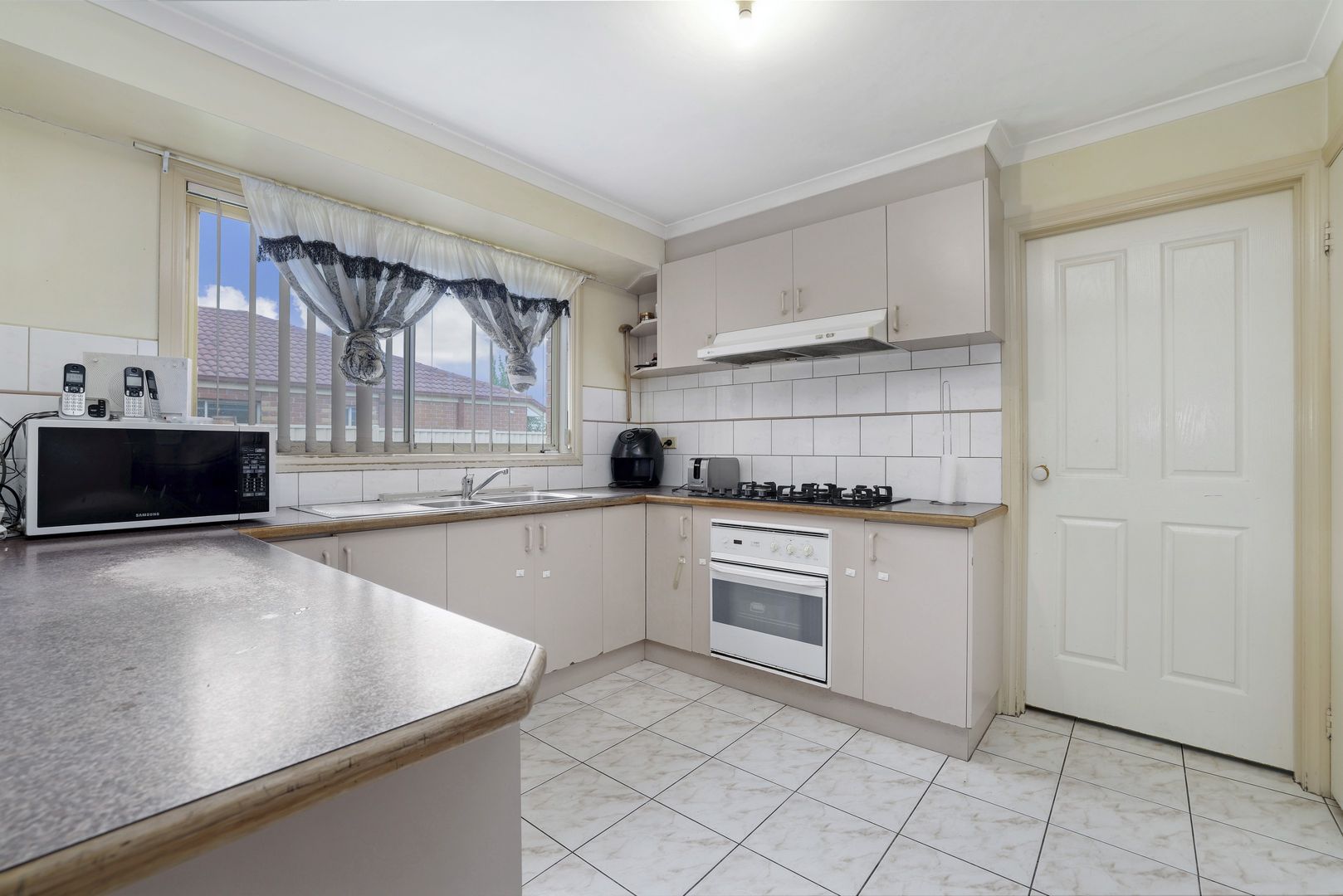 42 Brampton Circuit, Delahey VIC 3037, Image 2