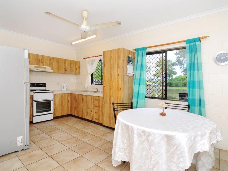 21 & 23 Brooks Street, WHITFIELD QLD 4870, Image 2