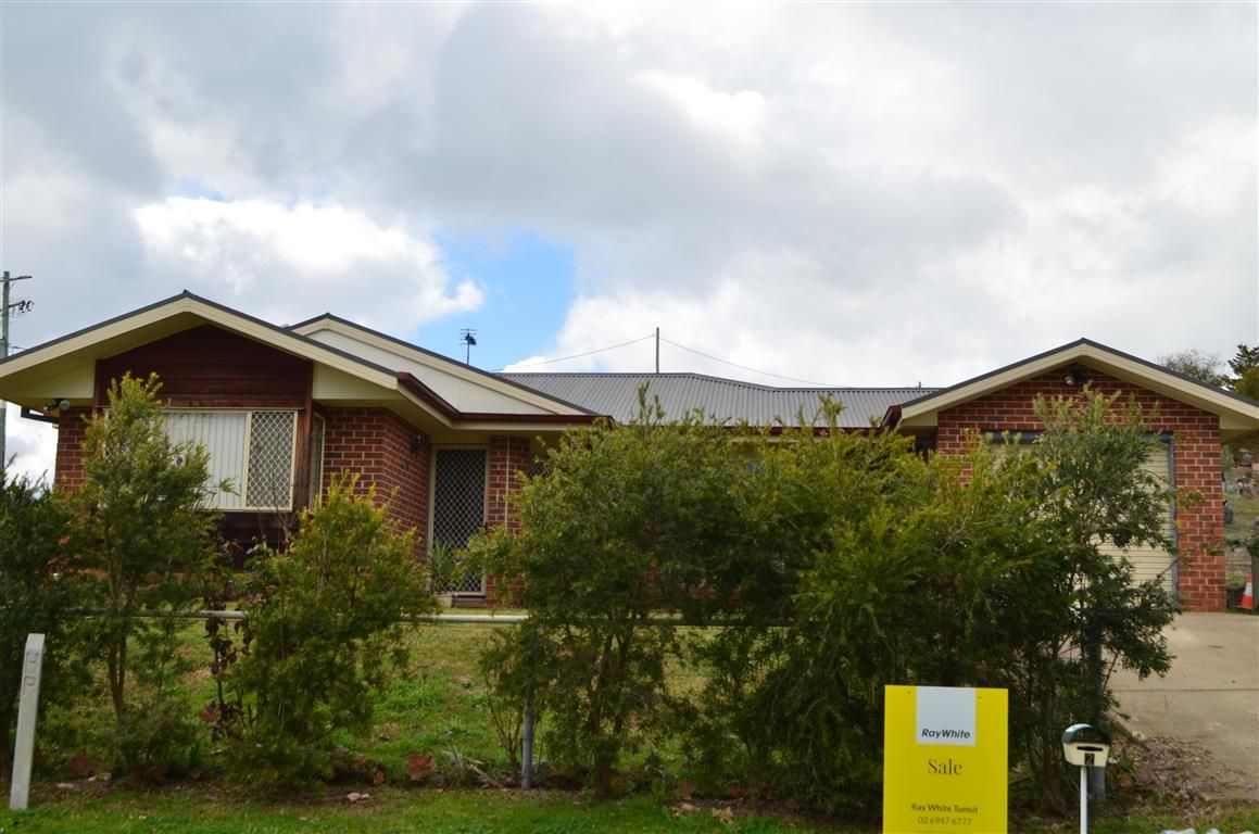 2 Cromwell Street, Adelong NSW 2729, Image 0