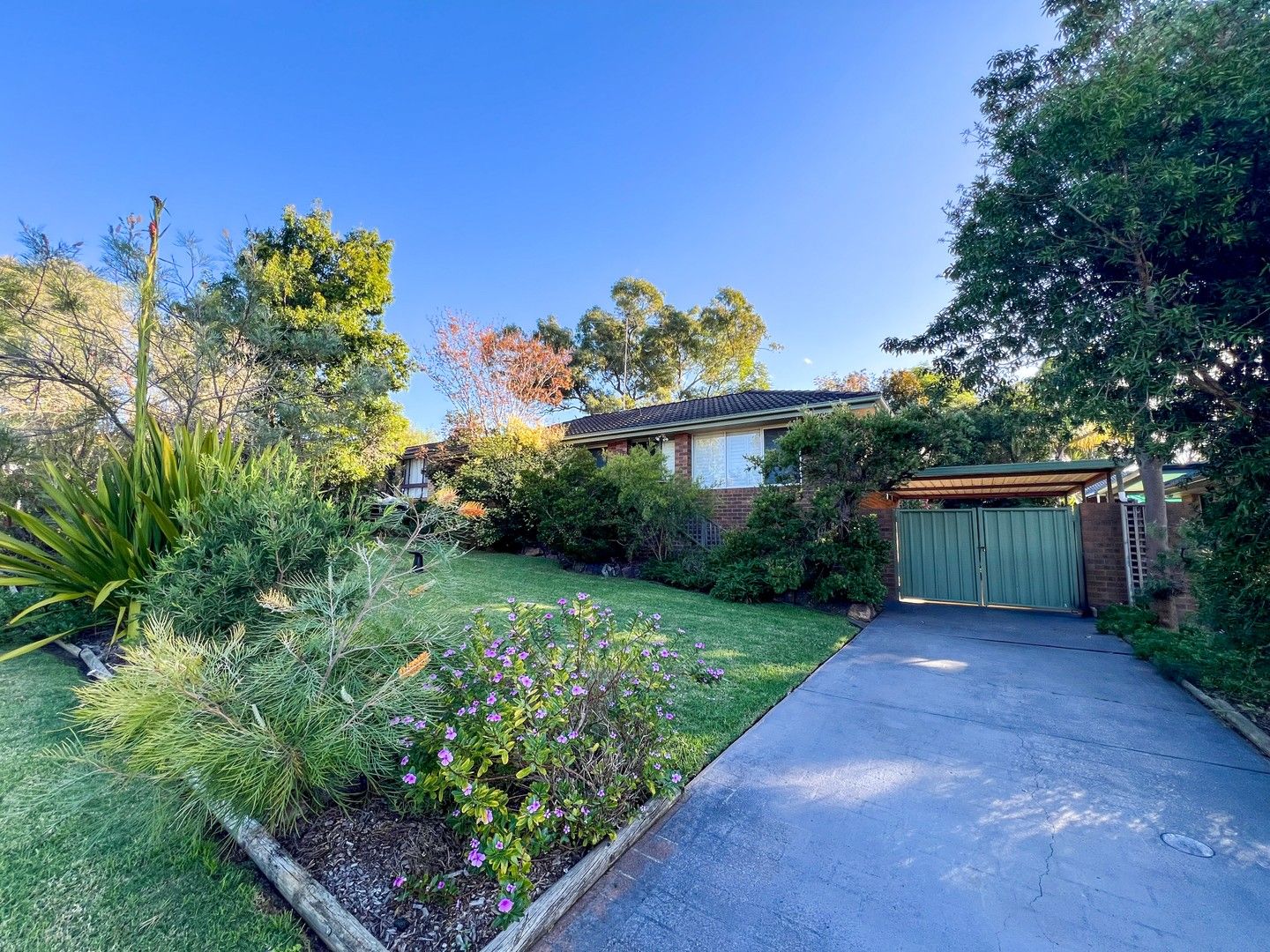 3 bedrooms House in 37 Crispsarkle Drive AMBARVALE NSW, 2560