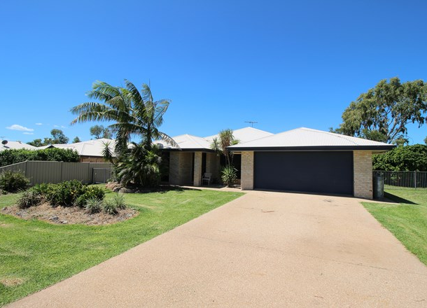 4 Mooney Crescent, Emerald QLD 4720