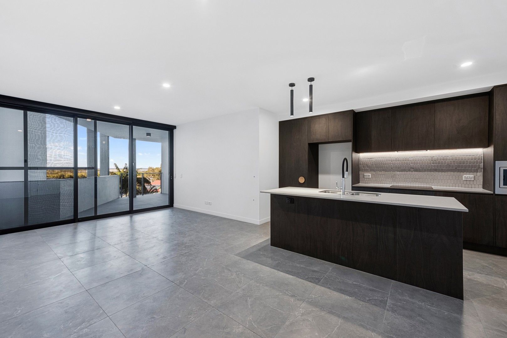2 bedrooms Apartment / Unit / Flat in 2312/100 Duporth Avenue MAROOCHYDORE QLD, 4558