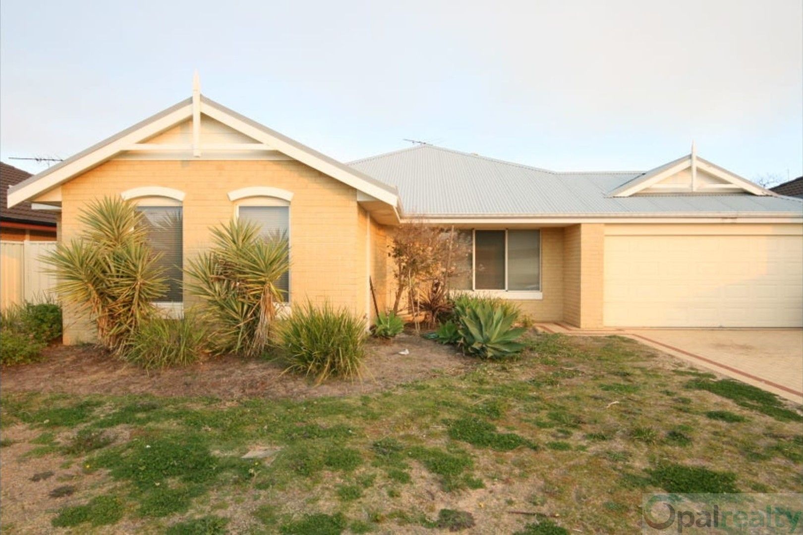 4 bedrooms House in 60 Pimento Circle PORT KENNEDY WA, 6172