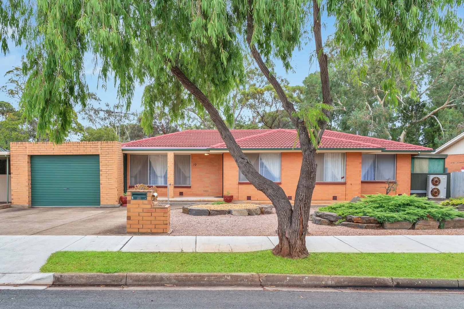 19 Barrington Road, Elizabeth Downs SA 5113