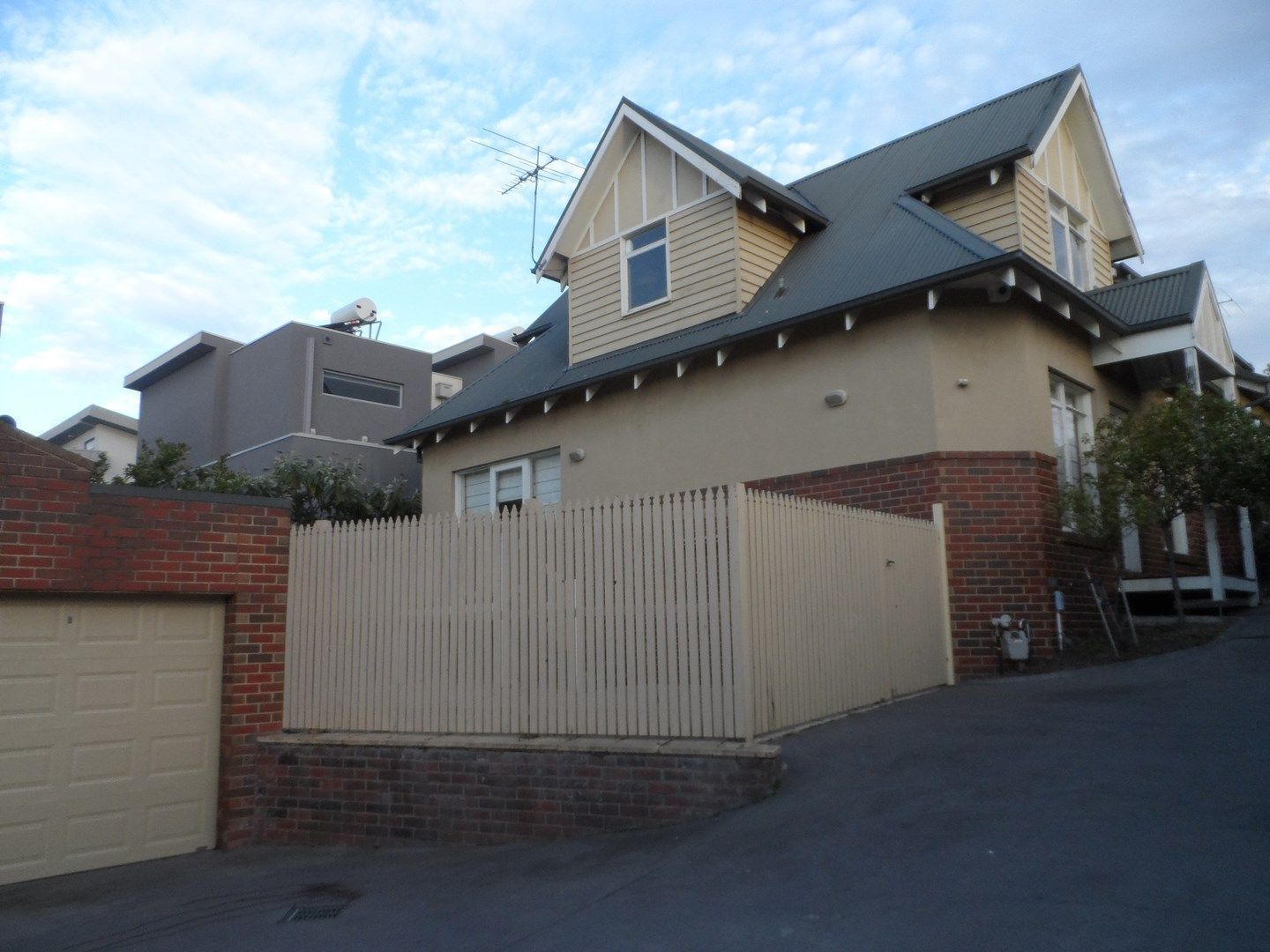 3 bedrooms House in 2/129 Raleigh Road MARIBYRNONG VIC, 3032