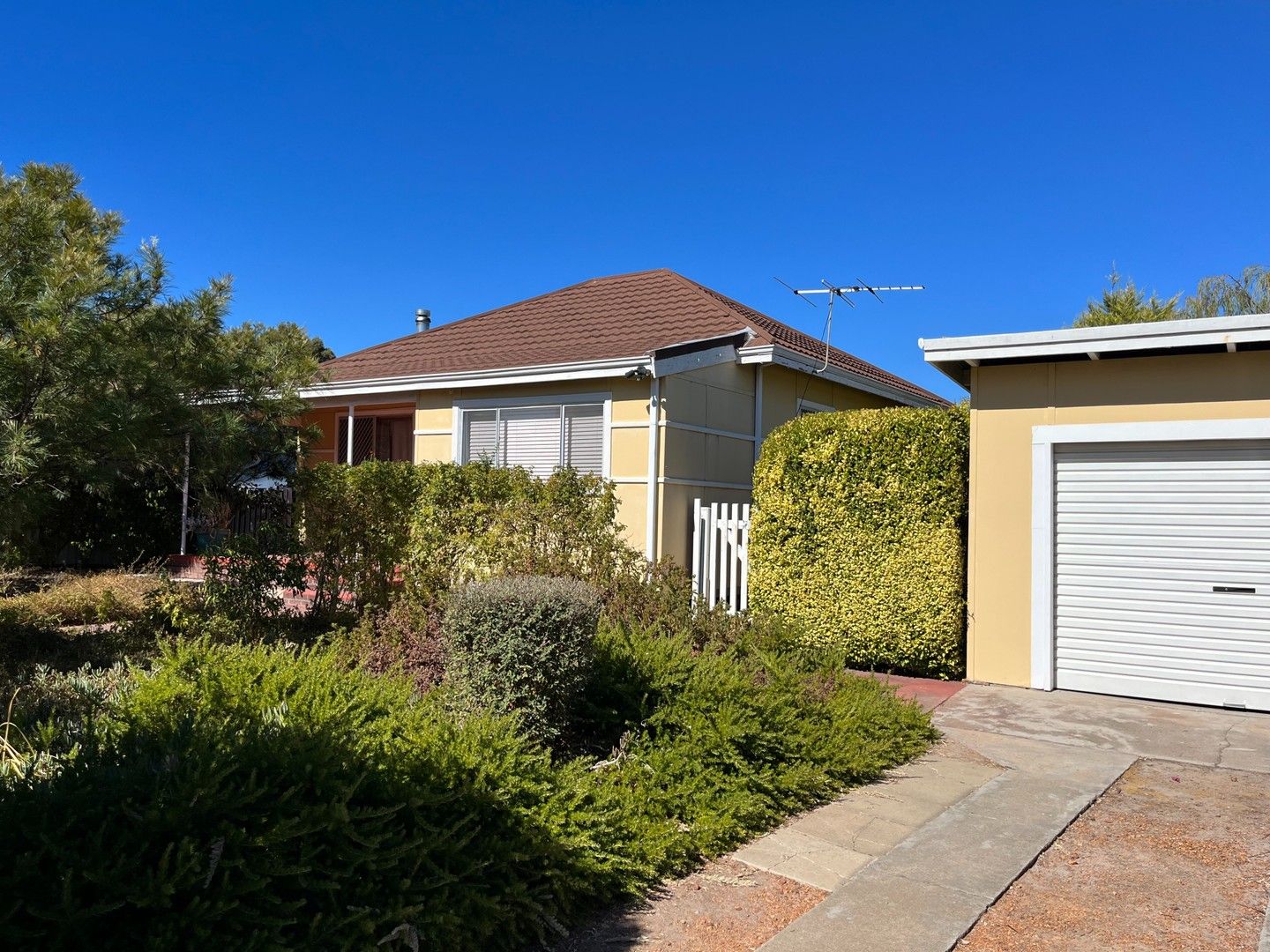 2 bedrooms House in 16 Mary Street COLLIE WA, 6225