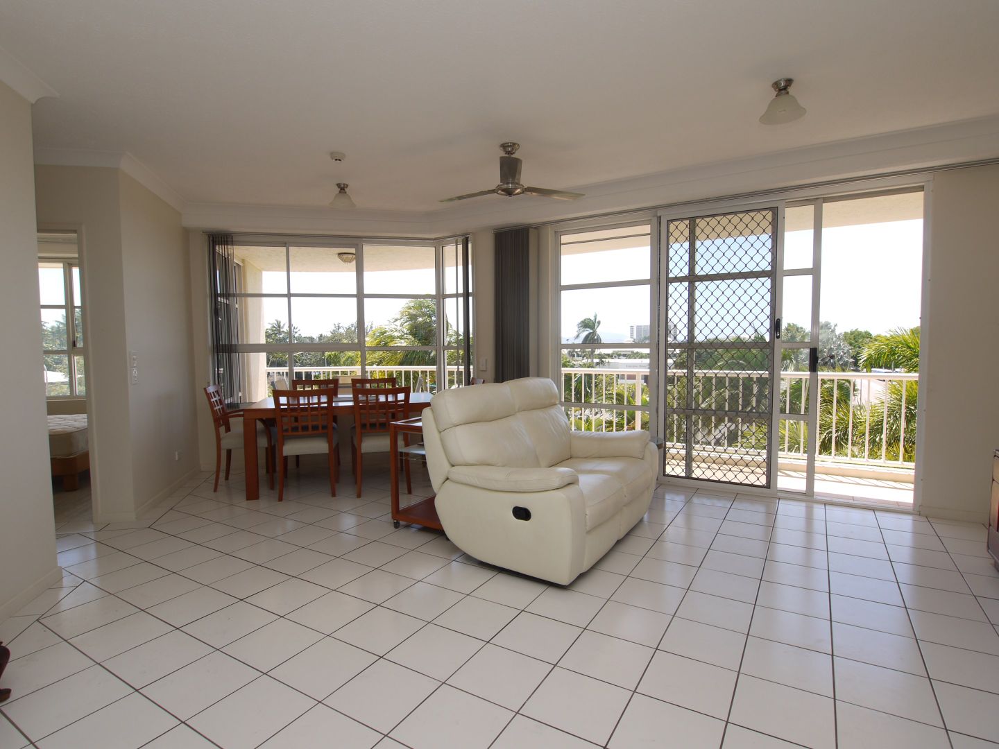 4A/3-7 The Strand, Townsville City QLD 4810, Image 2