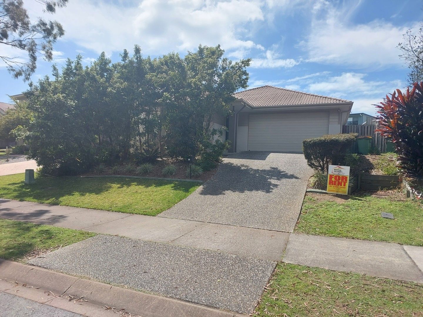 4 bedrooms House in 76 St Augustine Dr AUGUSTINE HEIGHTS QLD, 4300