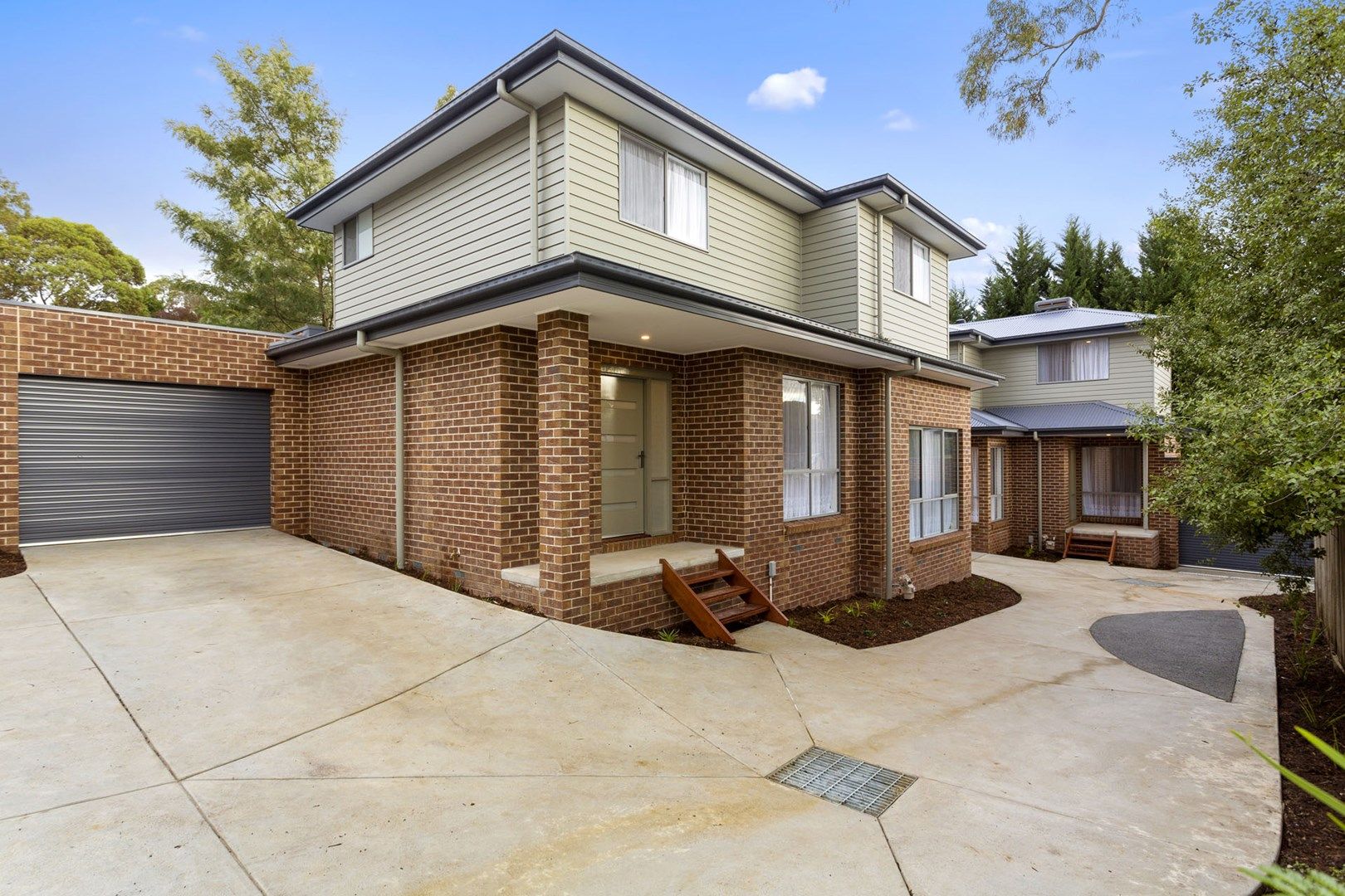 3 bedrooms Townhouse in 2/145 Victoria Road CHIRNSIDE PARK VIC, 3116