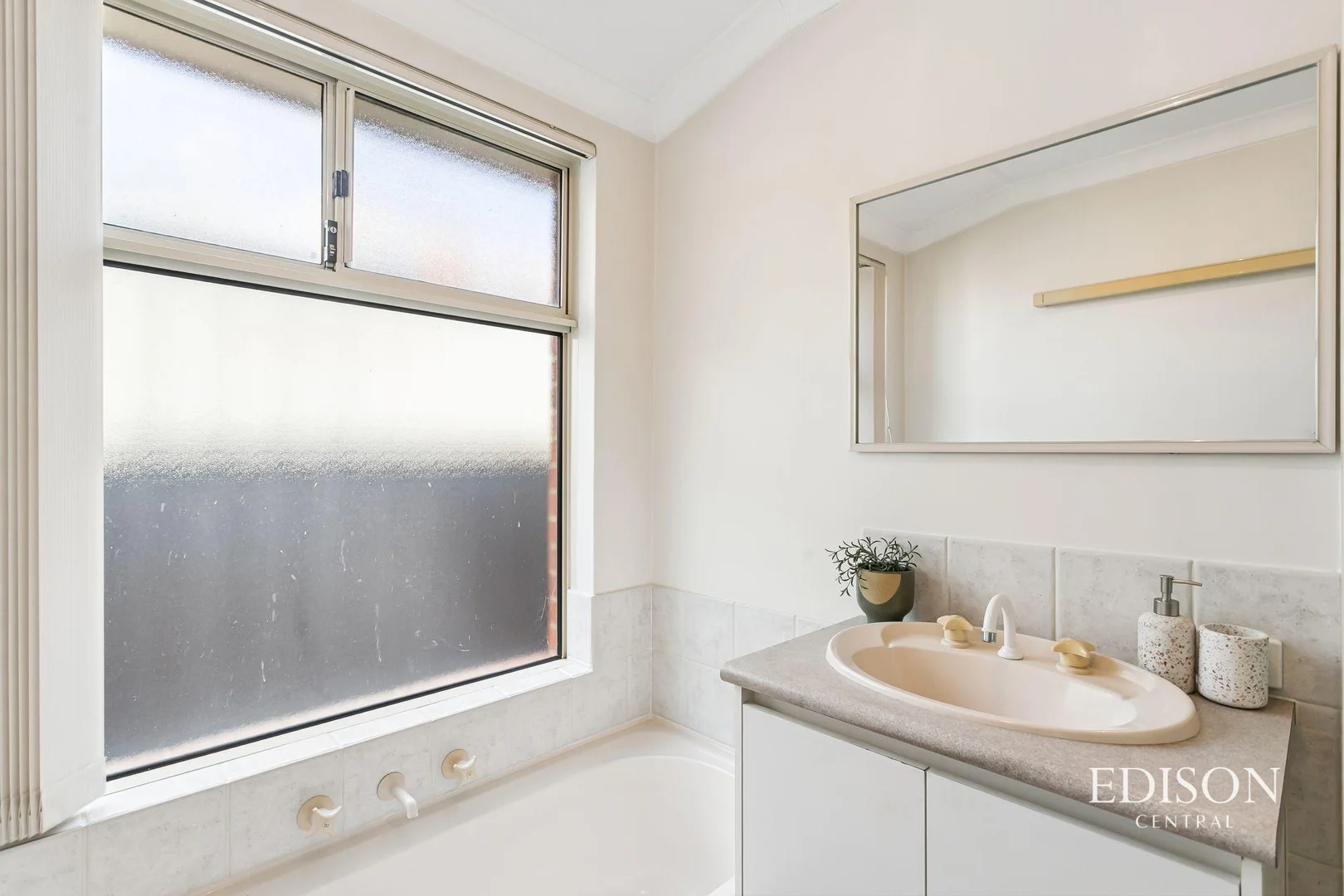 Additional image 17 of 348B The Strand, Dianella WA 6059