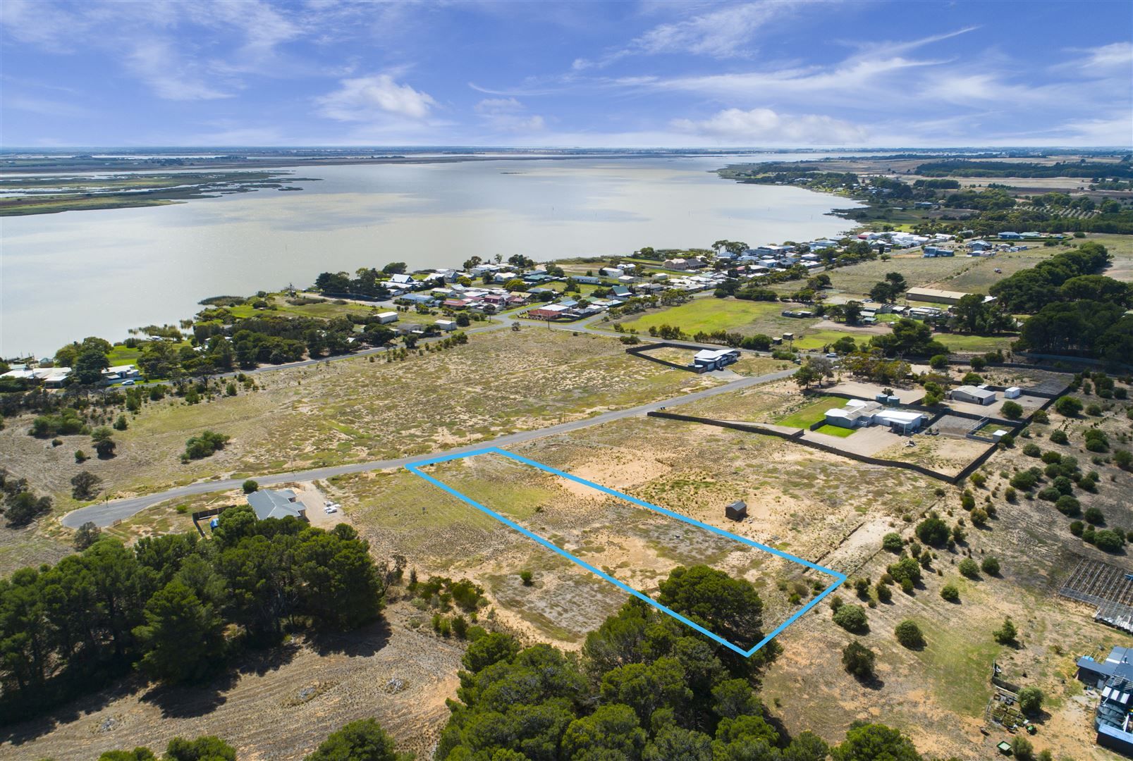 11 Collet Drive, Hindmarsh Island SA 5214, Image 2