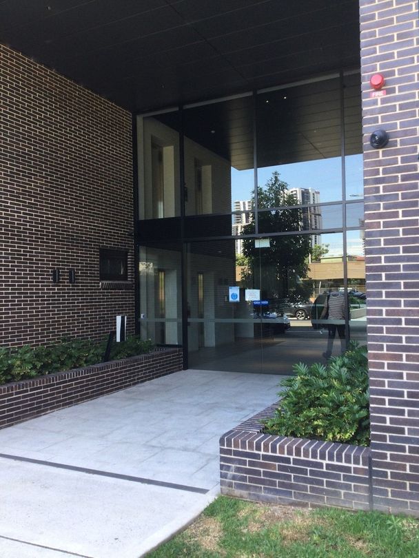 1 bedrooms Apartment / Unit / Flat in  LIVERPOOL NSW, 2170