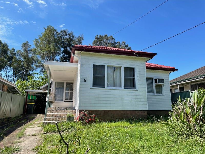 3 bedrooms House in 8 Dempster Cres REGENTS PARK NSW, 2143