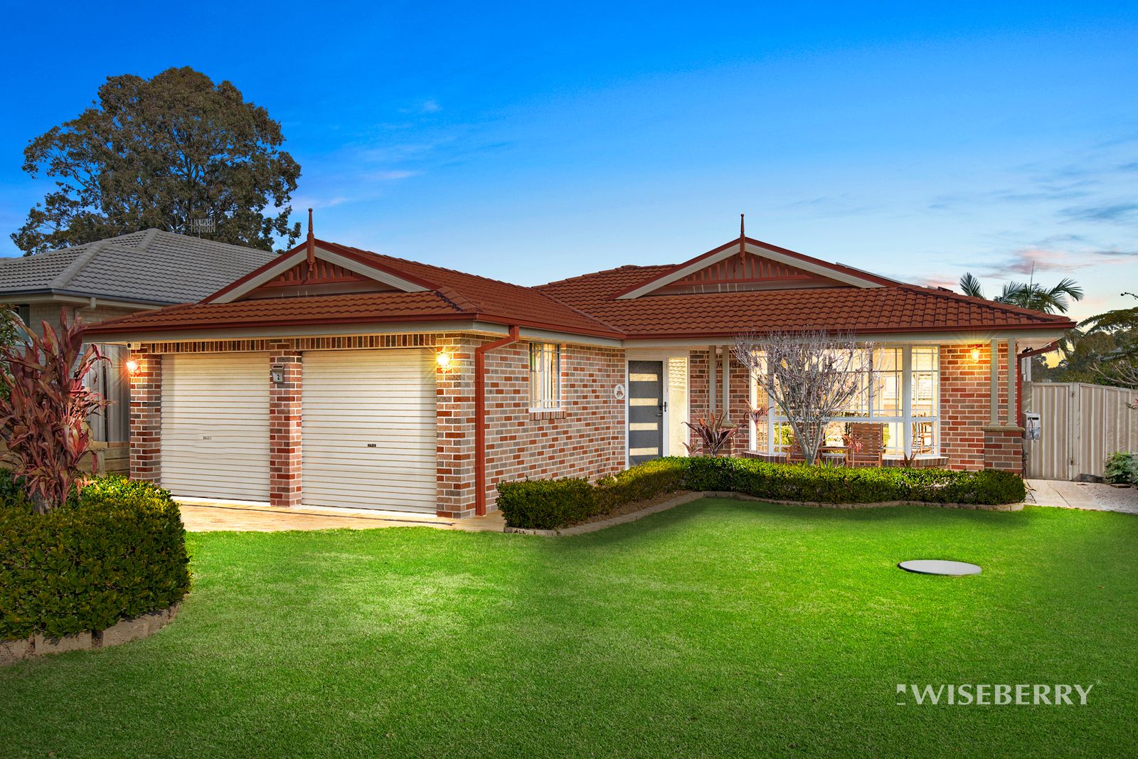 4 bedrooms House in 2 Mavie Place WADALBA NSW, 2259