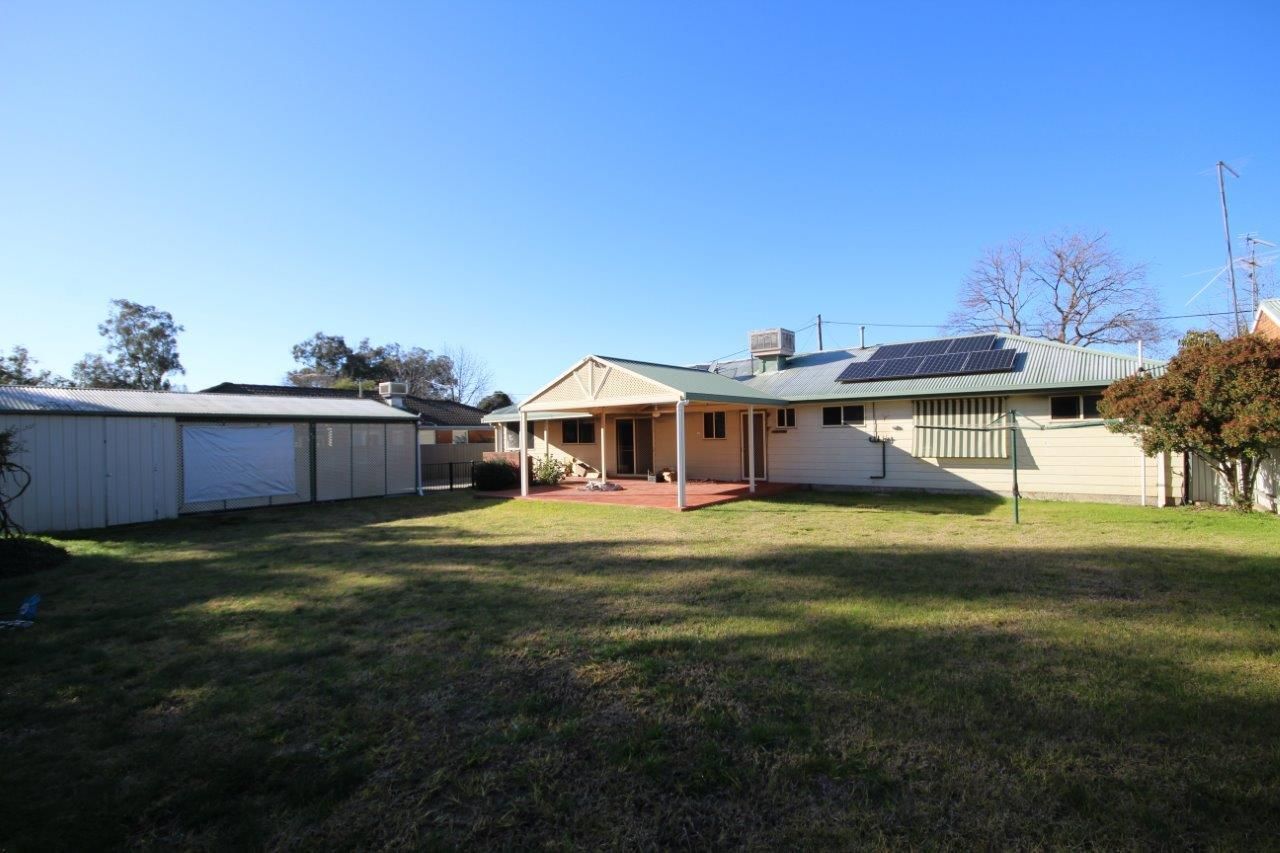 10 St Johns Court, Jindera NSW 2642, Image 2