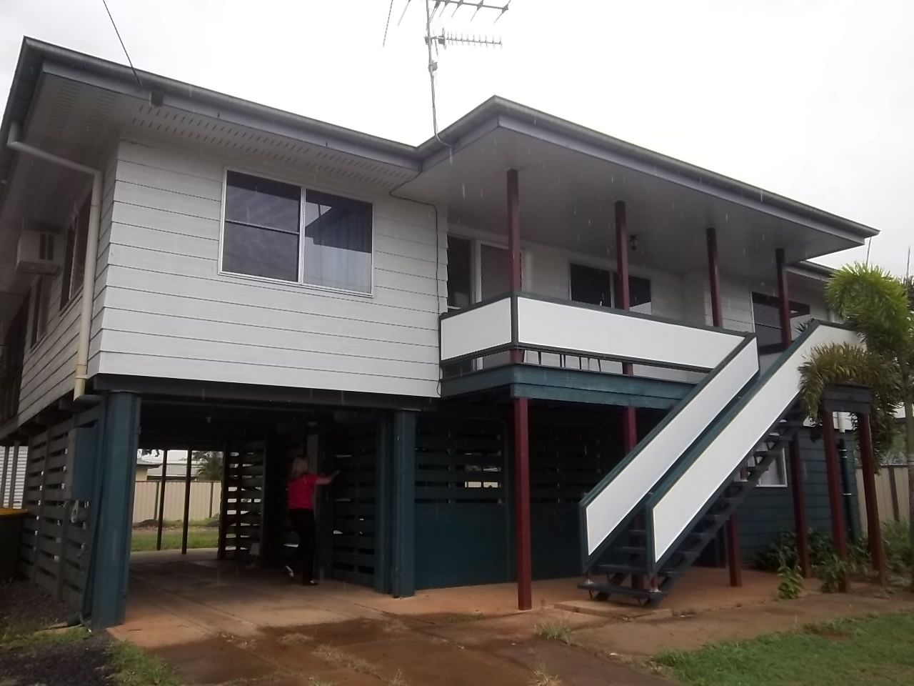 3 bedrooms House in 23 Clements St MORANBAH QLD, 4744
