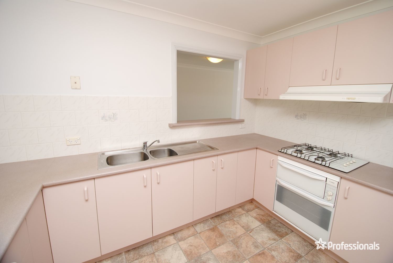 2/8 Longworth Street, Lithgow NSW 2790 Villa For Rent Domain