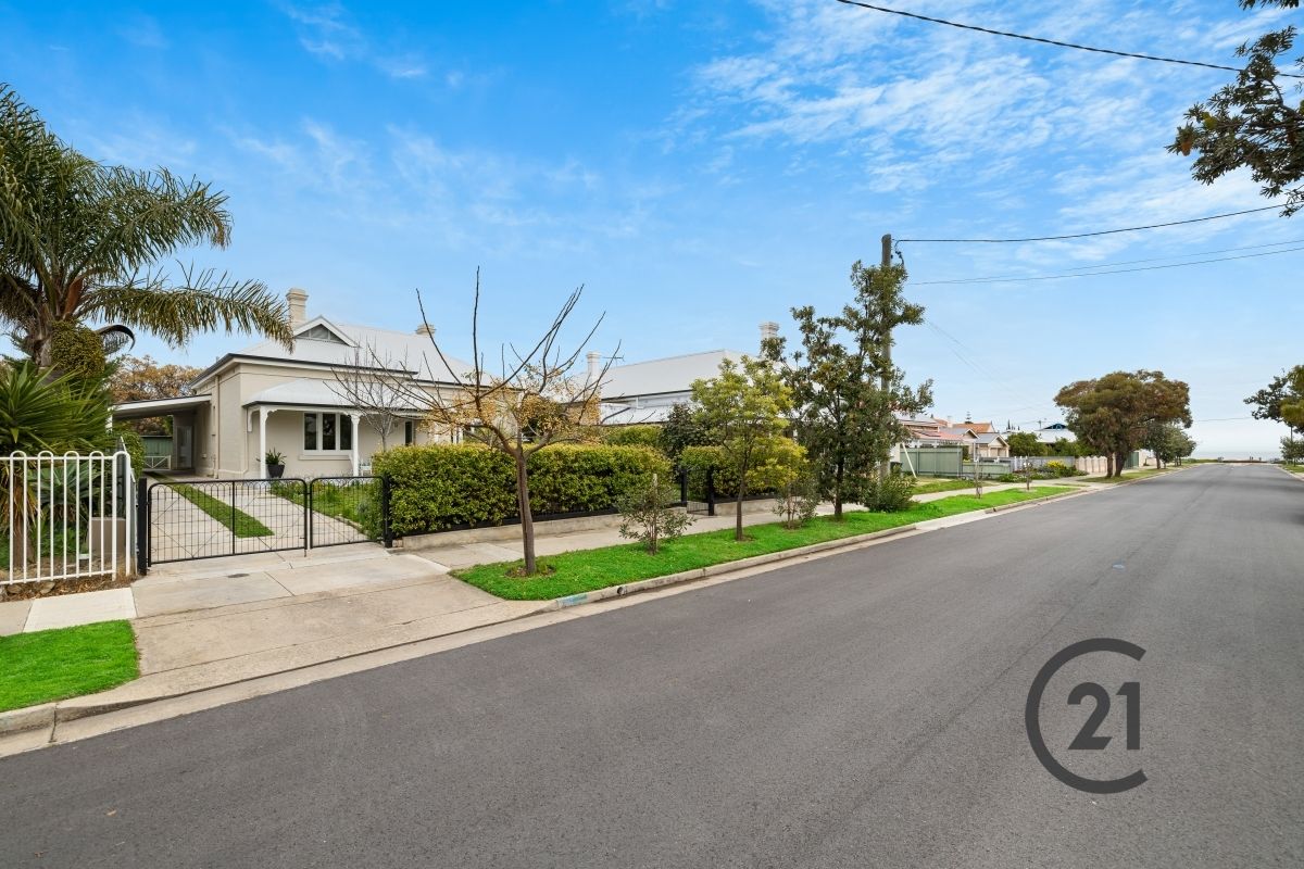 18 Kalgoorlie Road, Largs Bay SA 5016, Image 0